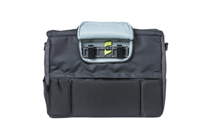 Basil - B-Safe Commuter Office Bag With LED image 6