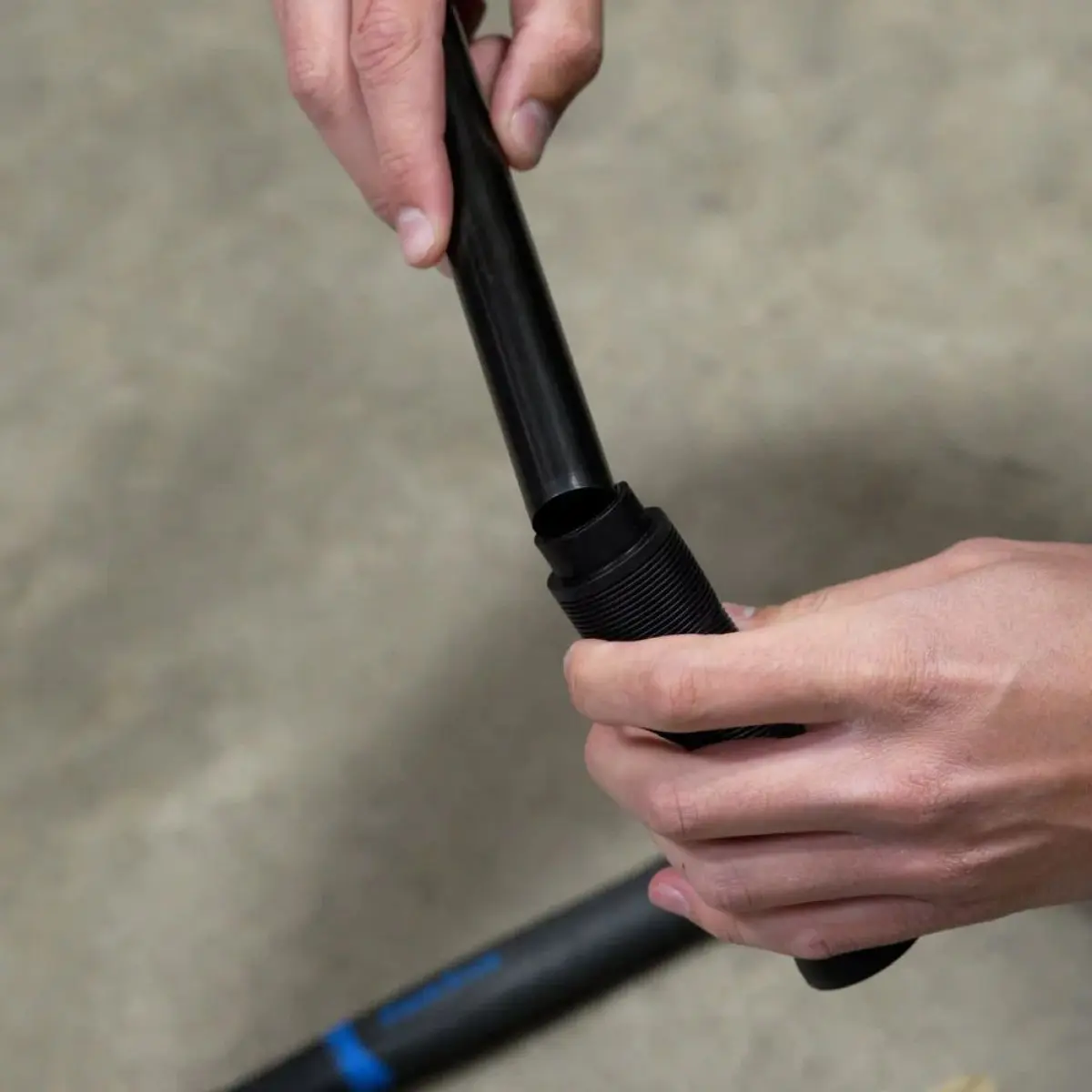 WOLF TOOTH - LOCKED-IN BAR END INSTALLATION GRIP PUNCH image 4