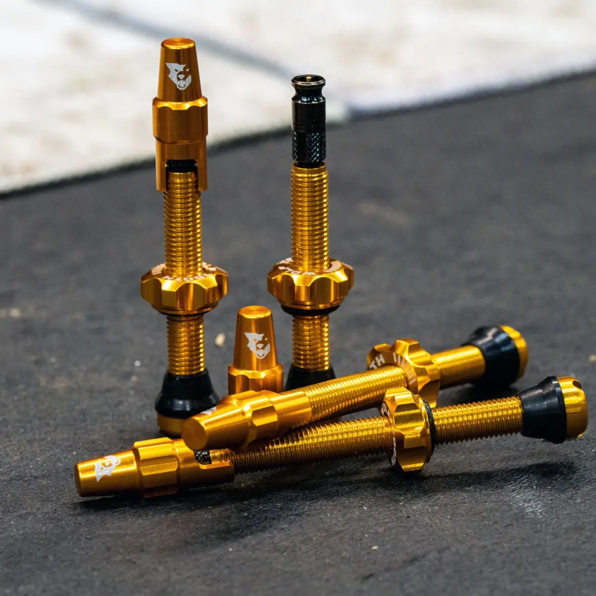 WOLF TOOTH - TUBELESS VALVE STEM KIT FOR CLIK VALVE - 44MM image 10