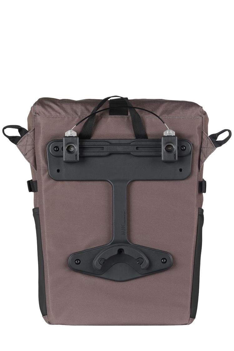 Basil - Move Commuter Bicycle bag (MIK Studs) 15L image 12
