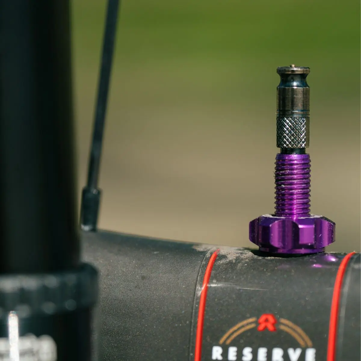 WOLF TOOTH - TUBELESS VALVE STEM KIT FOR CLIK VALVE - 60MM image 9