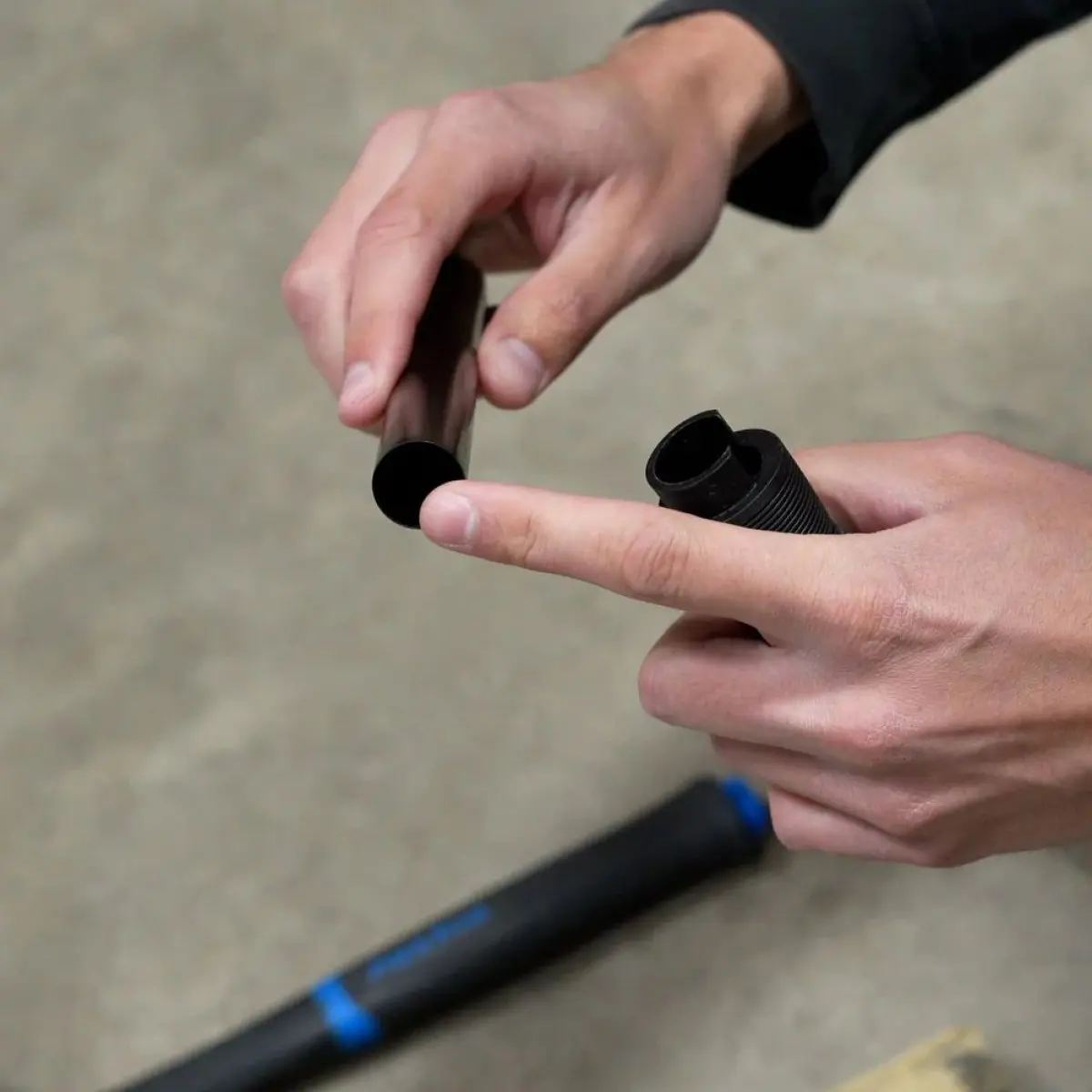 WOLF TOOTH - LOCKED-IN BAR END INSTALLATION GRIP PUNCH image 3