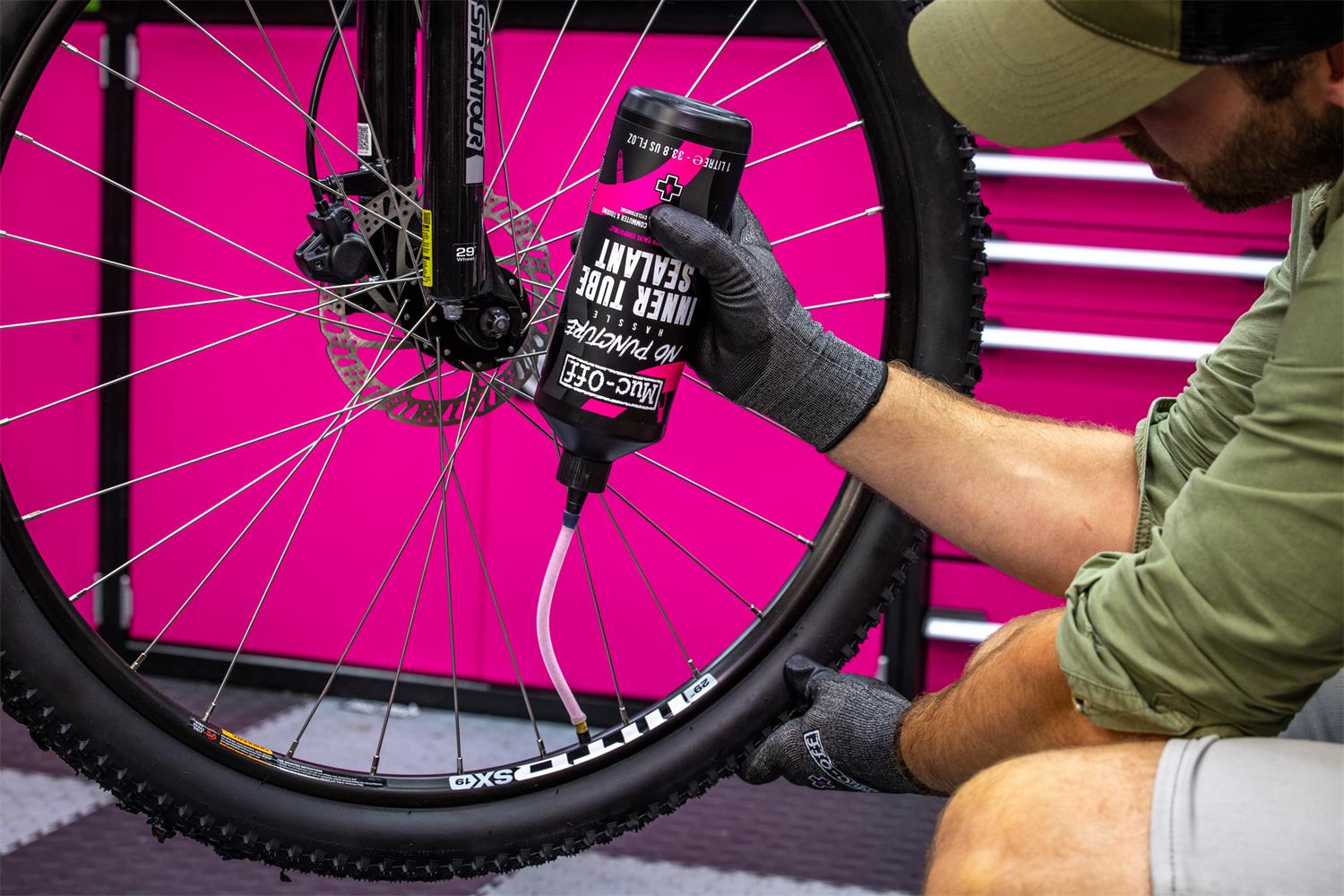 Muc-Off - No Puncture Hassle Inner Tube Sealant image 4