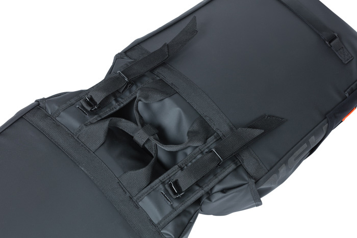 Basil - Miles Tarpaulin Double Bag image 4